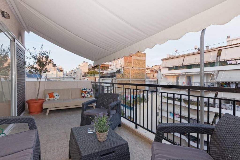 Big Terrace Near Metro And Athens Centerアパートメント エクステリア 写真