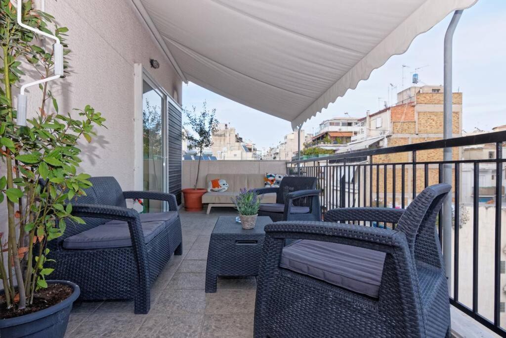 Big Terrace Near Metro And Athens Centerアパートメント エクステリア 写真